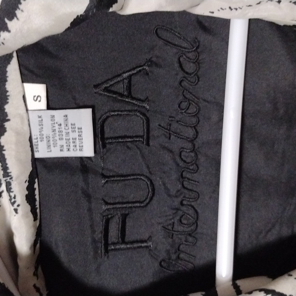 FUDA International Ladies medium Animal print jacket - Picture 2 of 3